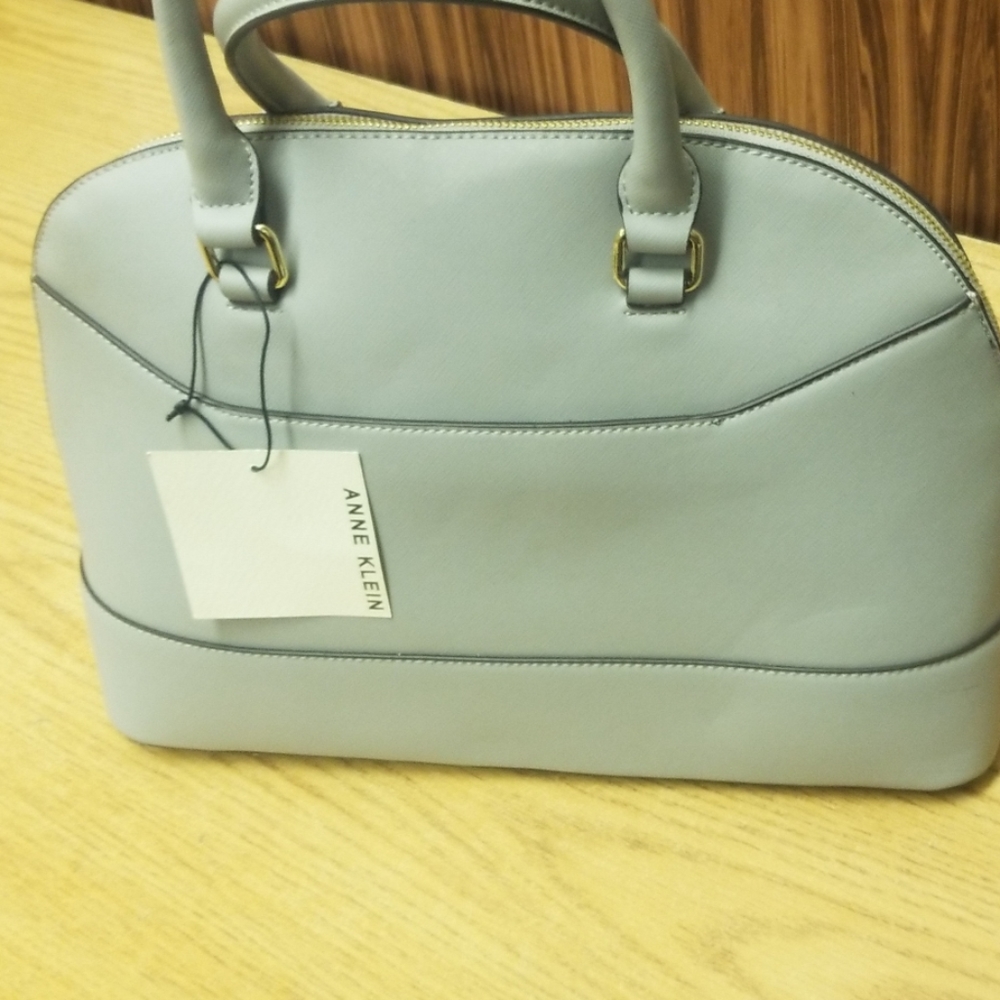 Anne Klein classic purse 9x14